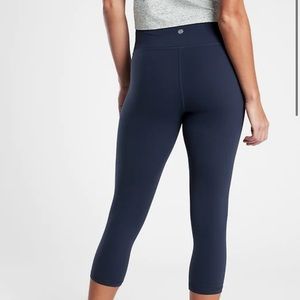 Athleta Elation cropped leggings